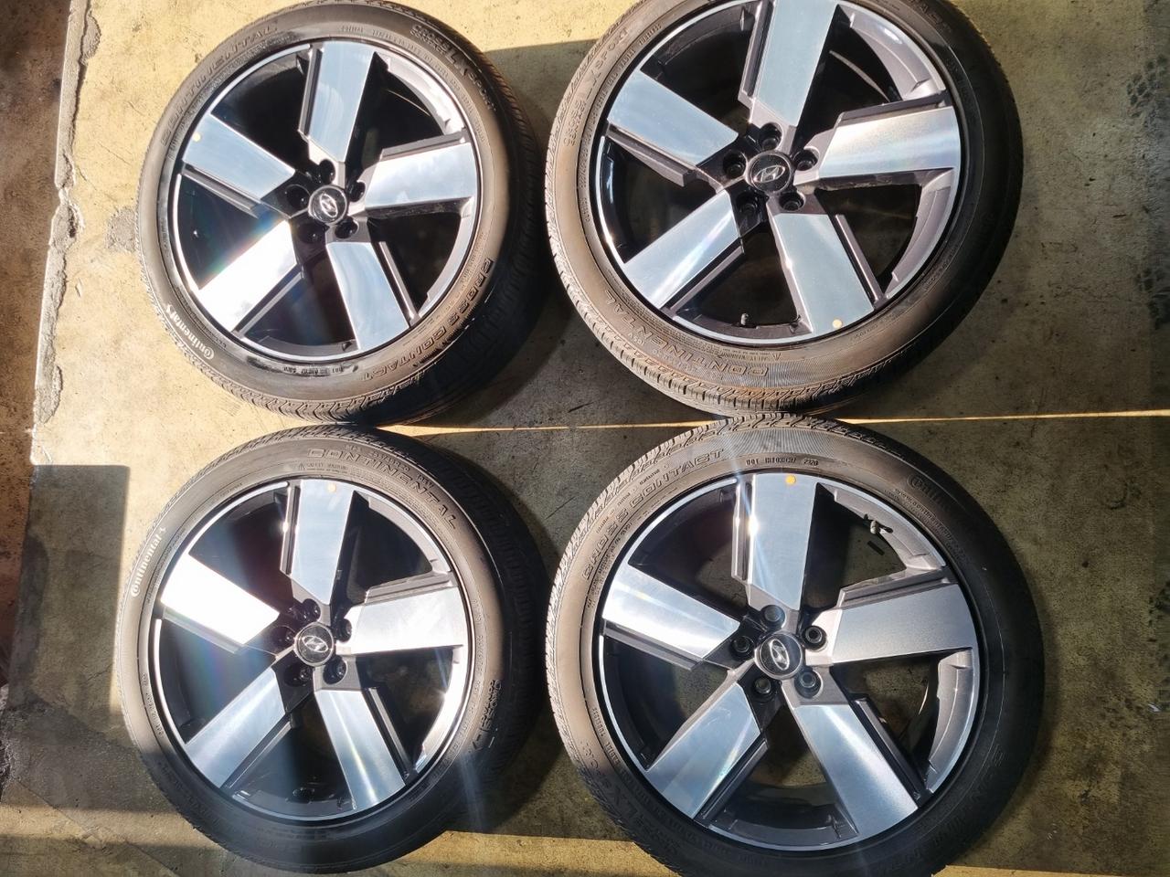 싼타페MX5 중식도 20인치휠타이어셋트팝니다 2554520 