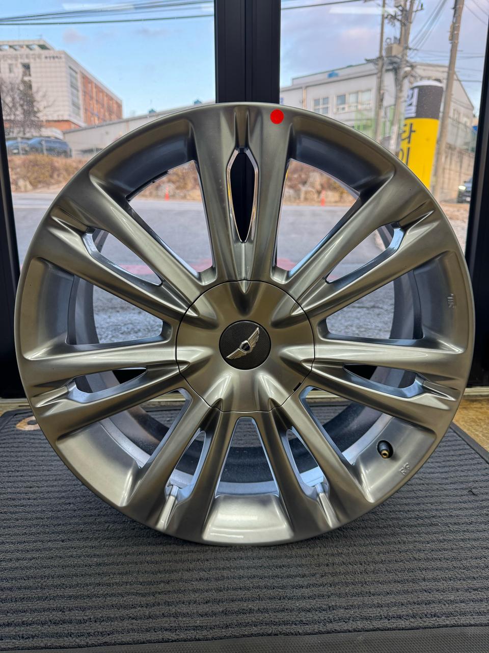 제네시스 bh 18인치휠 1개 팝니다 (미사용휠)