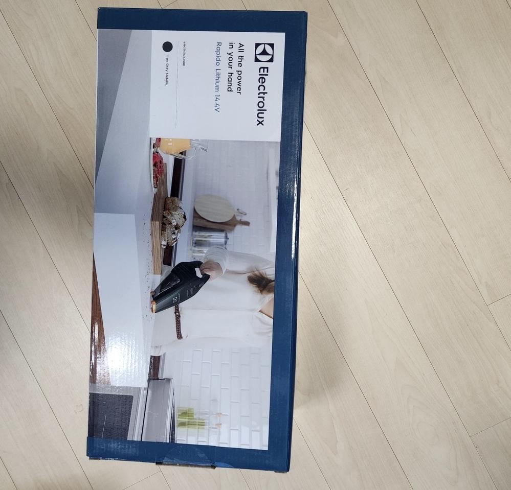 일렉트로룩스 라피도 리튬 핸디 무선 청소기 ZB6214IGM