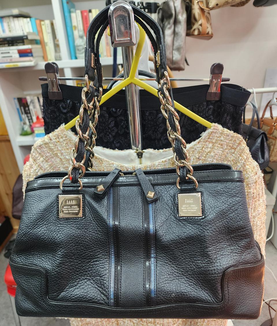 닥스 블랙 가죽 체인 숄더백-정품