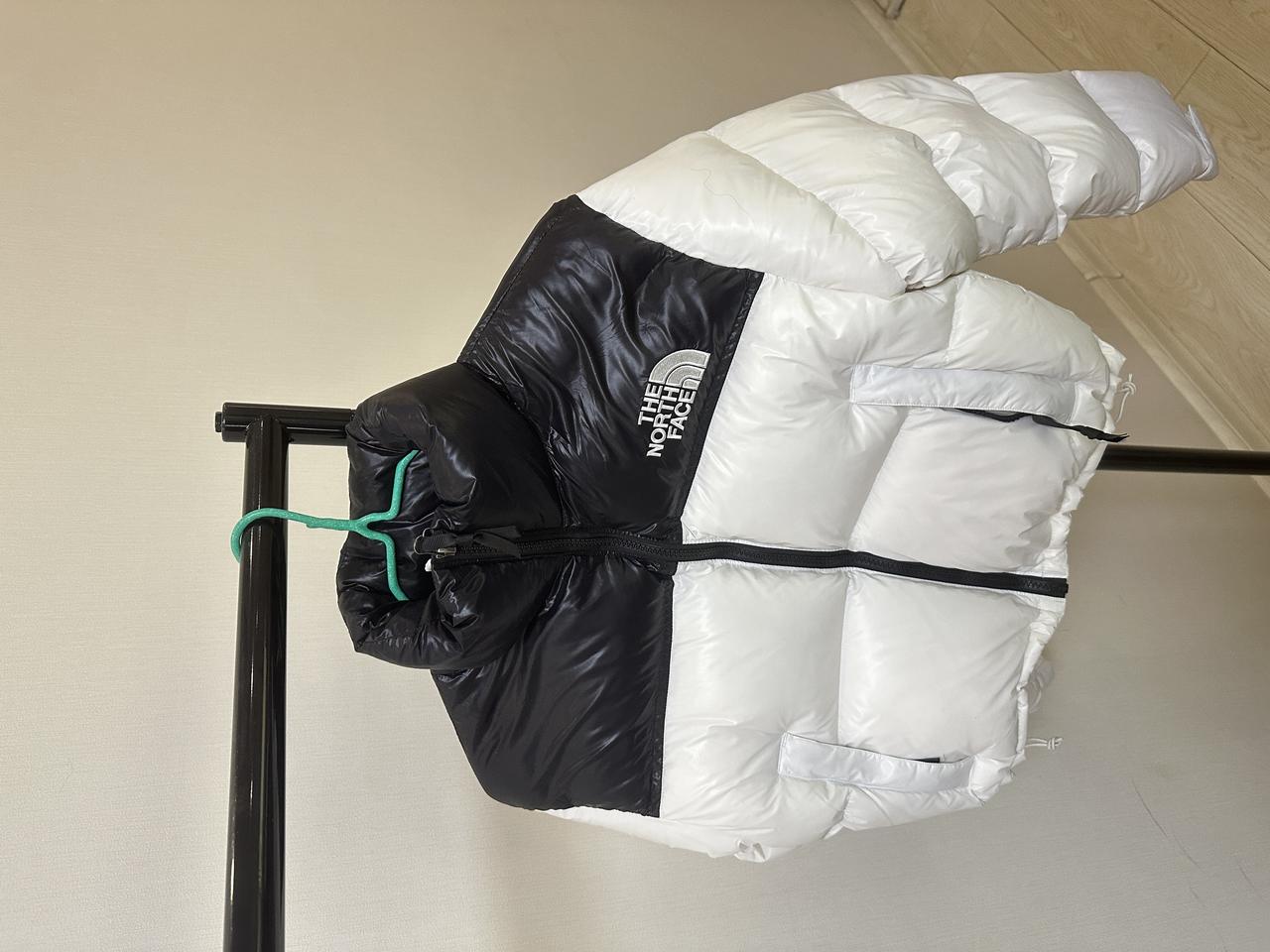 (새상품/S,M,L)노스페이스 여성 숏패딩 화이트