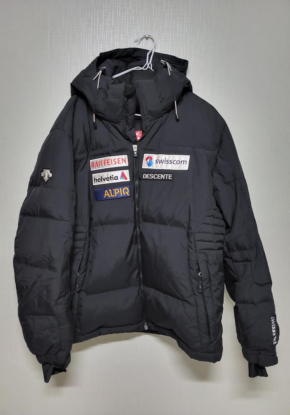 데상트 스위스 스키팀 덕패딩 110