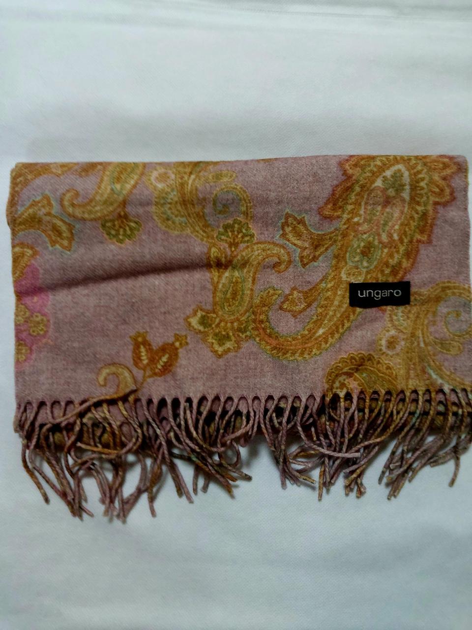 새제품)옹가로 핑크 페이즐리 머플러