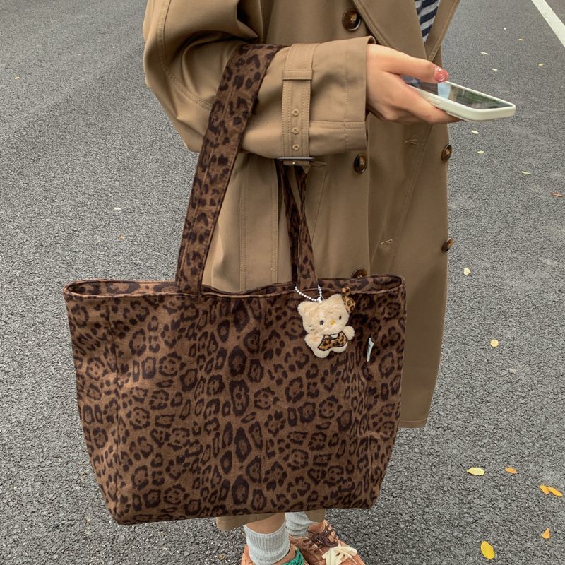 베리룸 레오파드 숄더백