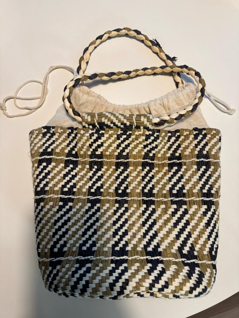 자라 zara 라탄소재 토트백