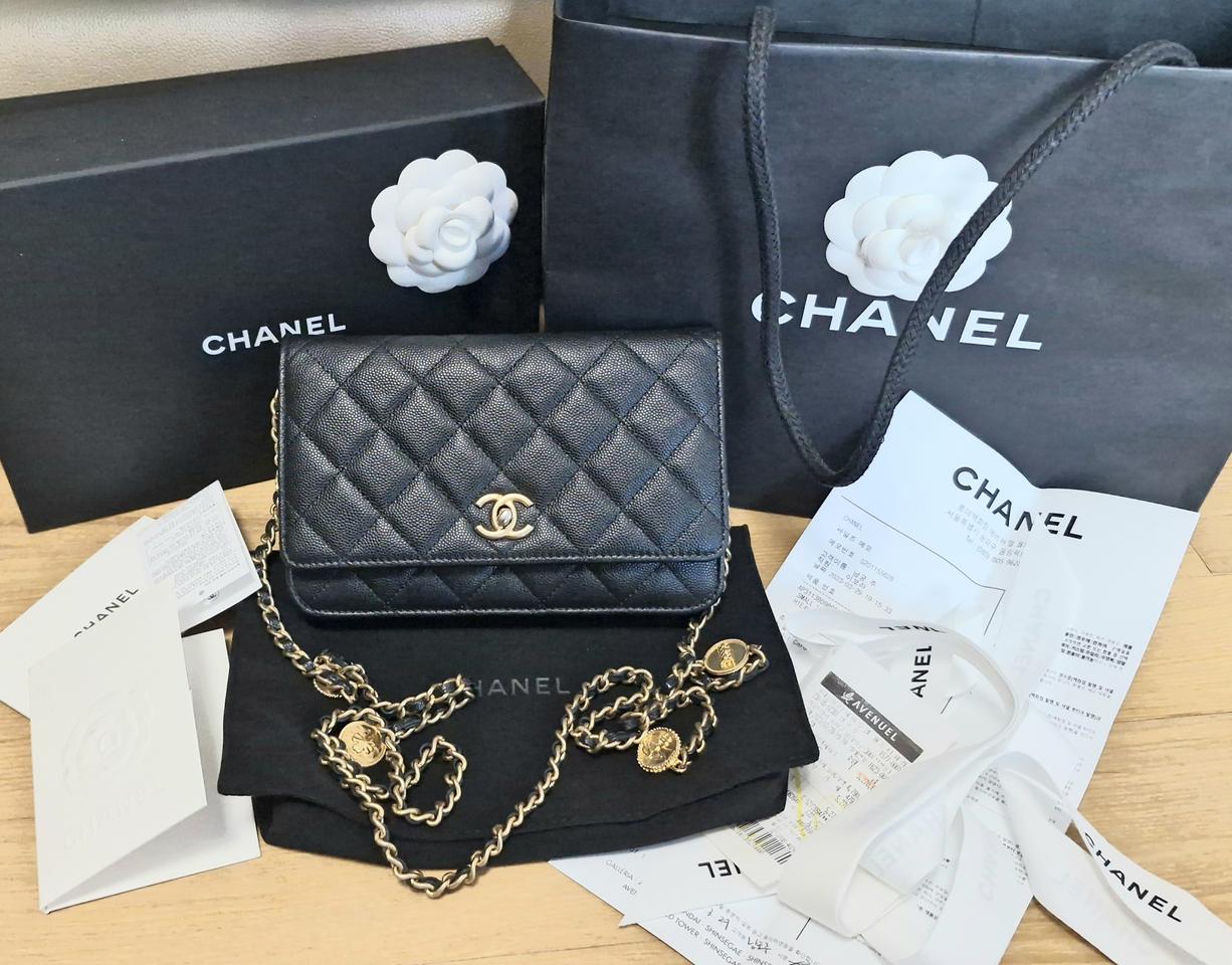 샤넬 클래식 캐비어 WOC  골드코인