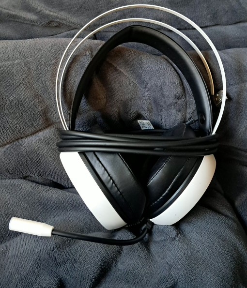 ABKO 풀사운드 게이밍 헤드셋입니다