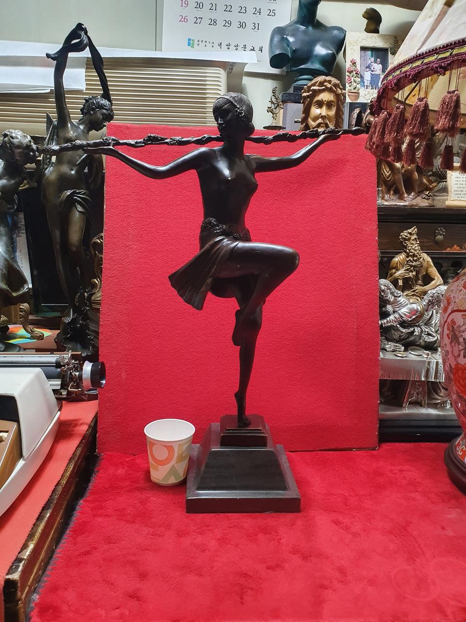 무용수ㅡ프랑스 작가동작품.