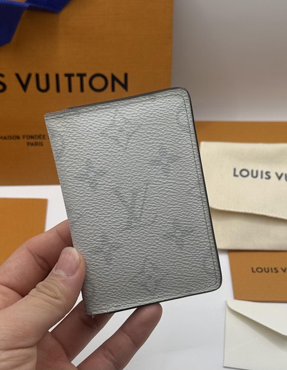 루이비통 타이가라마 오거나이저 카드지갑 화이트