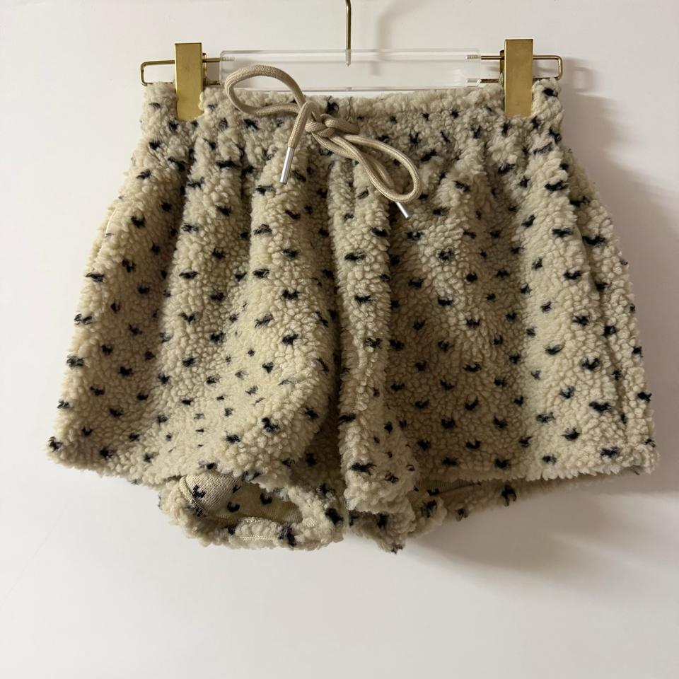 새상품 여자 도트 뽀글이 반바지
