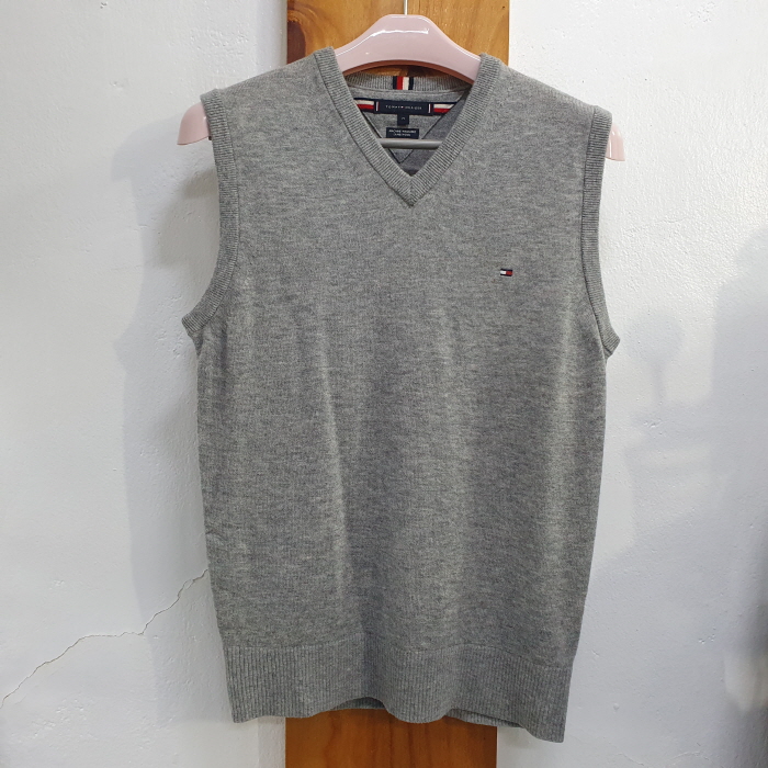 타미힐피거 LAMBSWOOL 브이넥조끼(95)