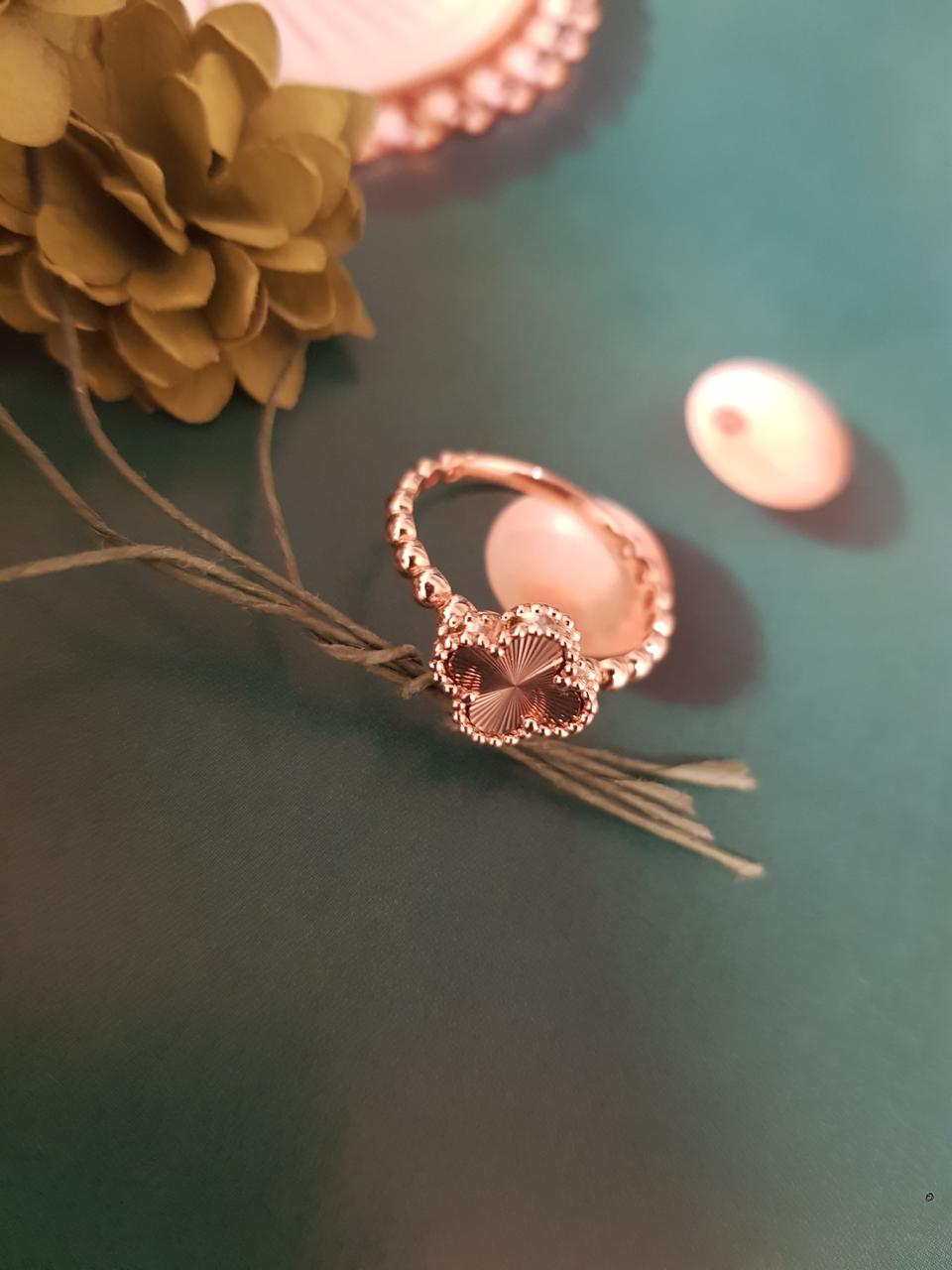 18k 트렌디 컷팅 반지