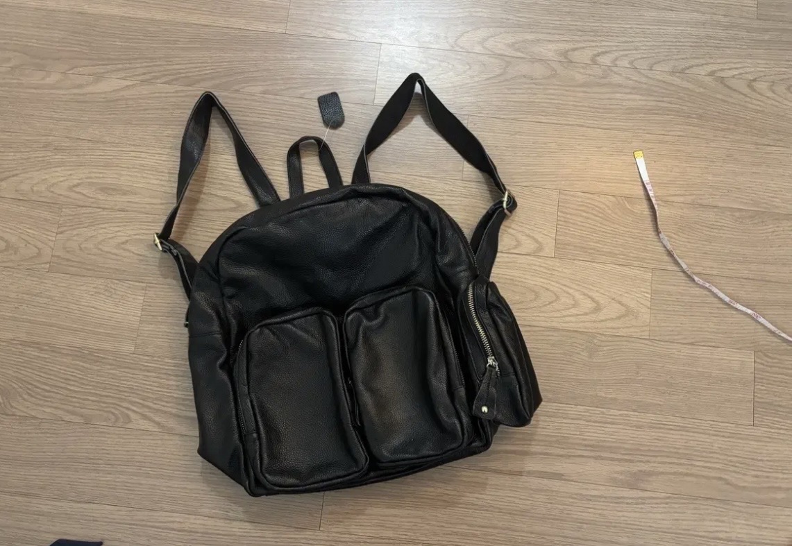 새것 부드러운 에코가죽 백팩  힙하고 이쁘고 수납력 좋아요