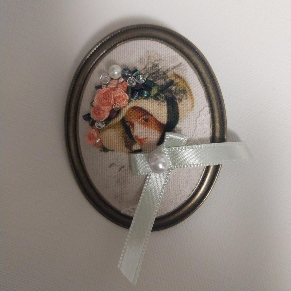 러블리여인 프랑스자수 브로치