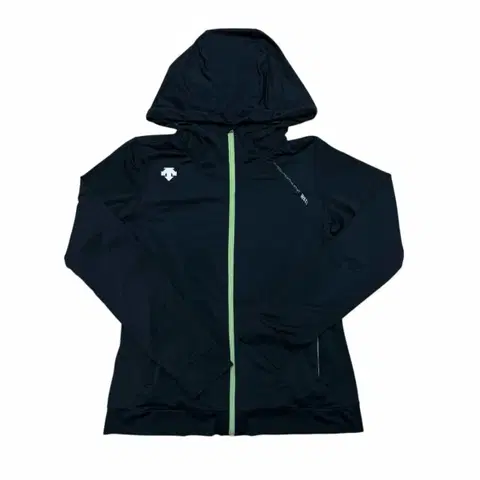 데상트 바람막이