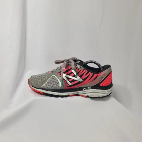 빈티지하서 240 뉴발란스 1260 스니커즈 러닝화