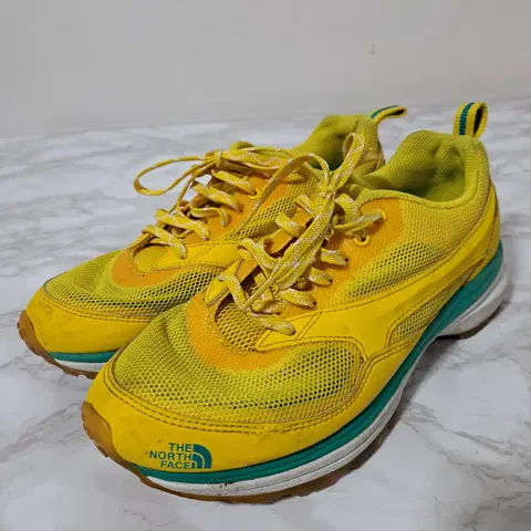 노스페이스 여성 운동화 240