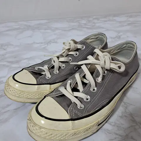 컨버스 척테일러 스니커즈 240