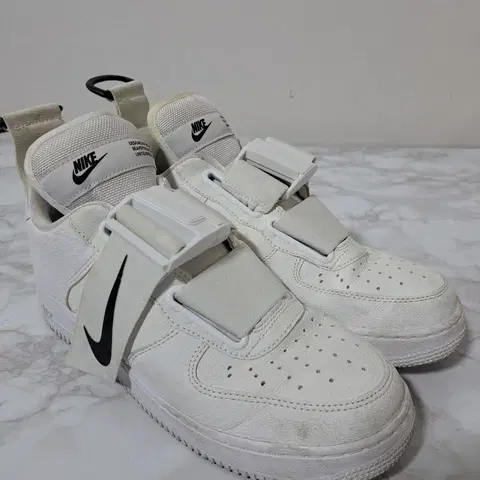 나이키 에어포스1 유틸리티 265