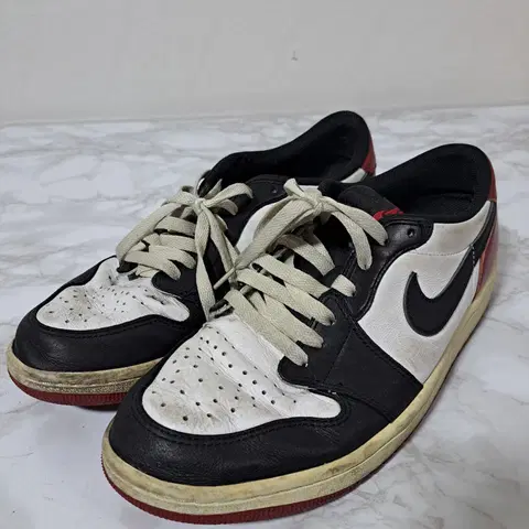 나이키 조던 레트로 로우 블랙토 운동화 275