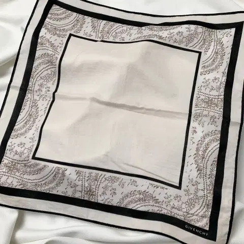 [정품] Celine 셀린느 빈티지 쁘띠스카프 손수건