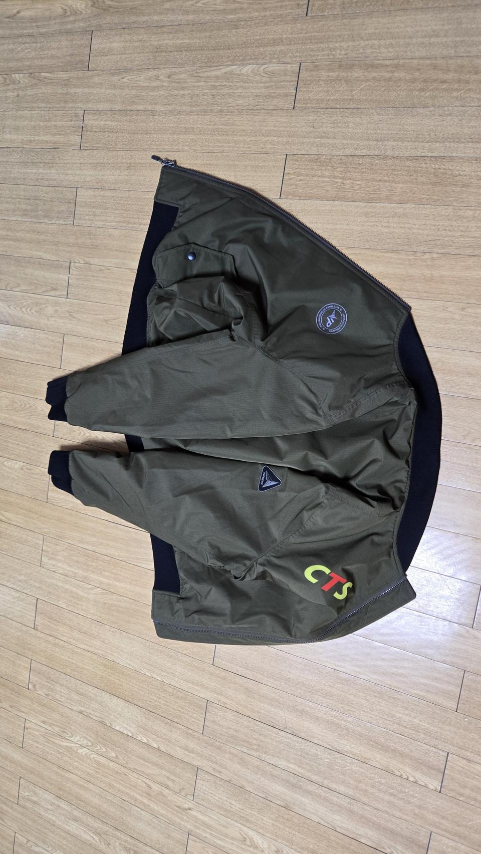 인펠룩스(낚시브랜드)카키 항공점퍼 100/미착용