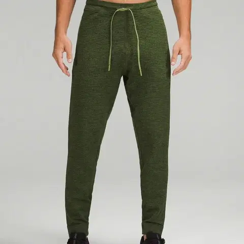 L 룰루레몬 엔지니어드 웜스 기모 조거팬츠