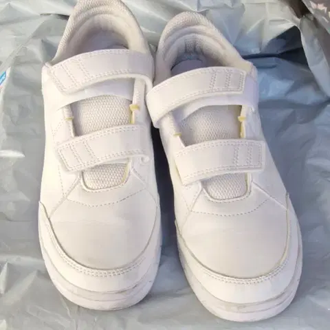 아디다스 운동화 245 D96832