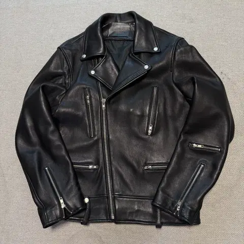 비바스튜디오 블랙 레더 라이더 자켓