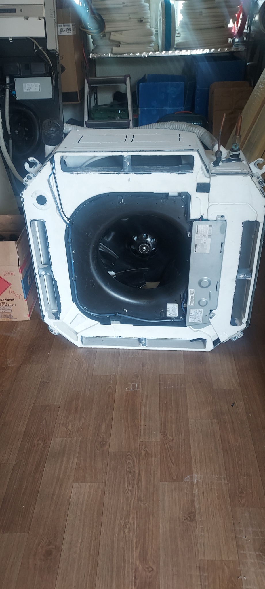 엘지천장형 냉난방기 30평 팝니다