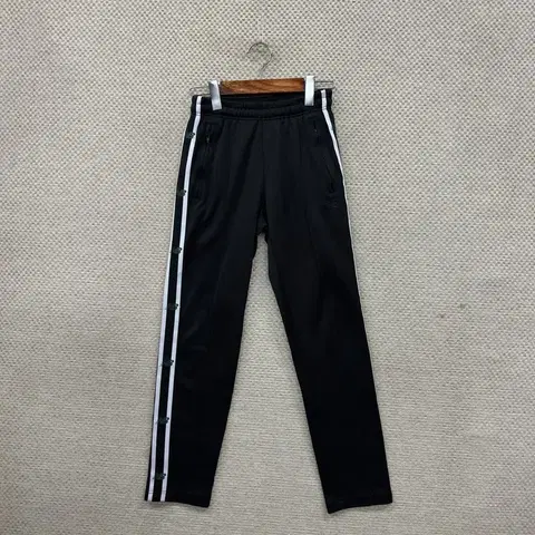 뉴발란스 자수로고 트랙팬츠 츄리닝바지 XS A04039