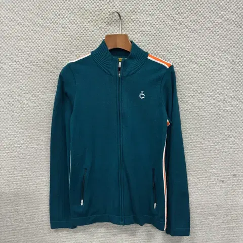 루이까스텔 자수로고 캐주얼 니트 집업 95 M8514