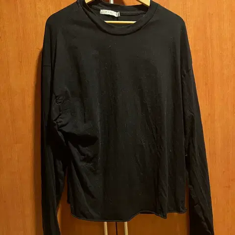 mnml 블랙 긴팔티