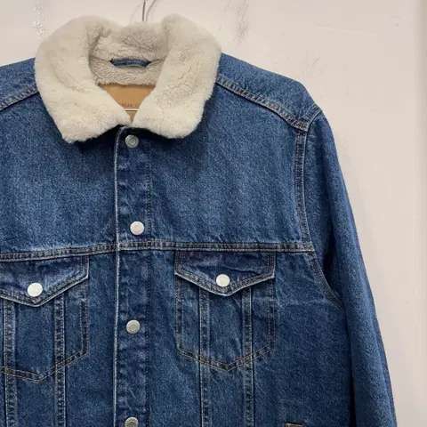 풀 앤 베어 밍크헤어 카라 데님 트러커자켓