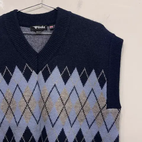 GOLA 클래식 다이아몬트 패턴 니트 베스트
