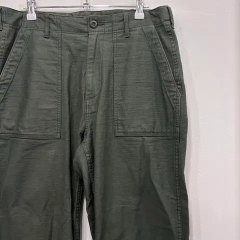 무신사스탠다드 스퀘어 포켓 코튼 치노팬츠