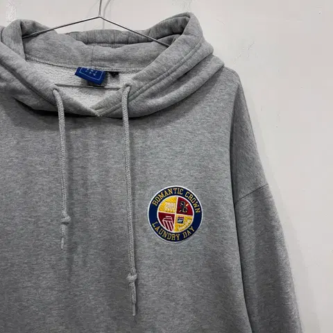 로맨틱크라운 오버핏 와펜로고 후드티