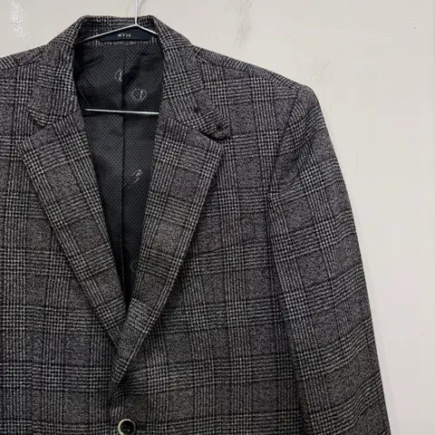 MVIO 울 헤링본 자가드 체크 블레이저