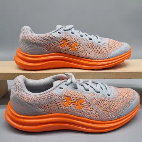 언더아머 UA 니퀴파이 여성운동화235