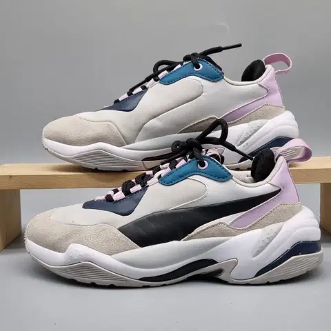 푸마 썬더 스펙트라 운동화 245