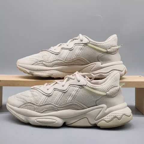 아디다스 오즈위고 연베이지 운동화240