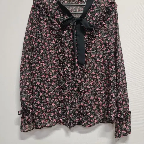 mixxo 플라워 블랙 리본 시스루블라우스