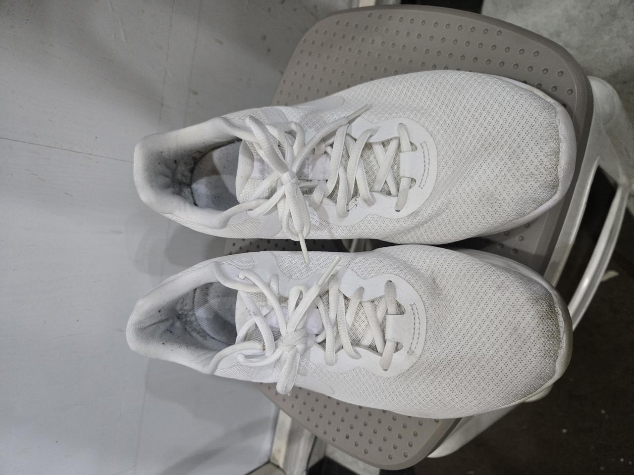 ((사이즈280)) NIKE 나이키 올화이트 신발! 깔끔한 스타일!