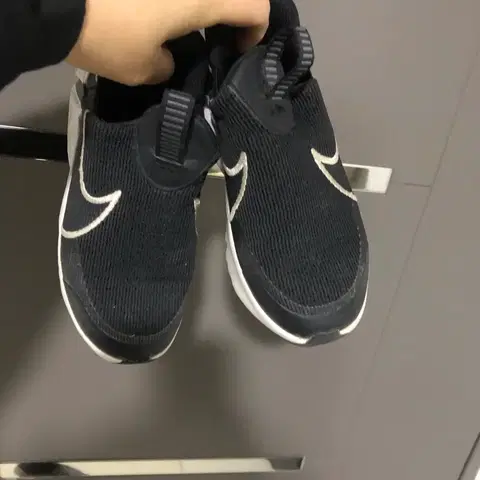 나이키 슬립온 블랙 운동화190