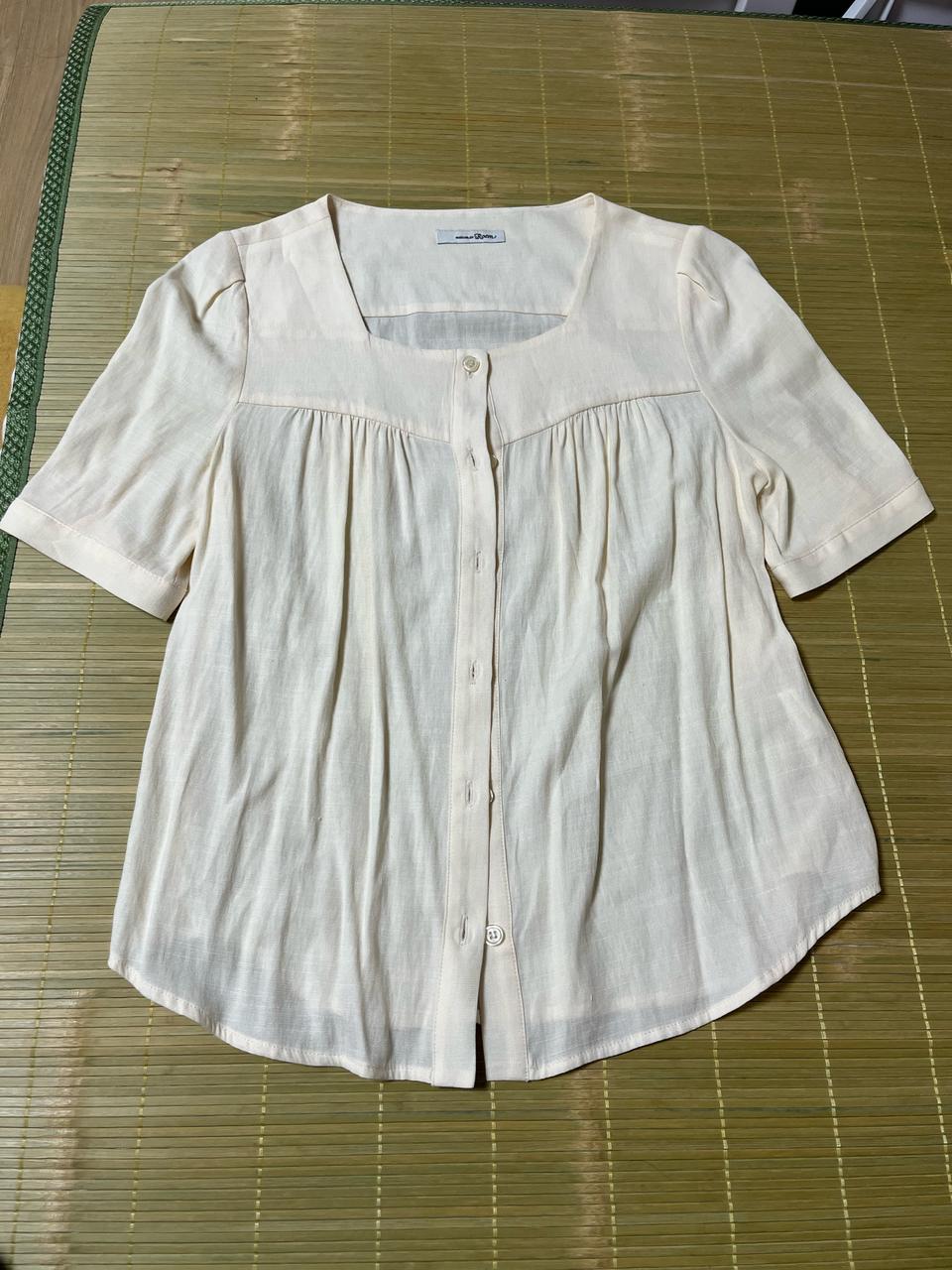 로엠 스퀘어넥 블라우스