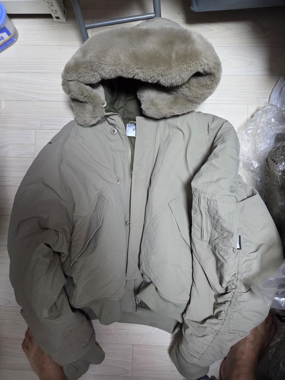 엑스톤즈 정품 헤비 후드 패딩 카키 100사이즈