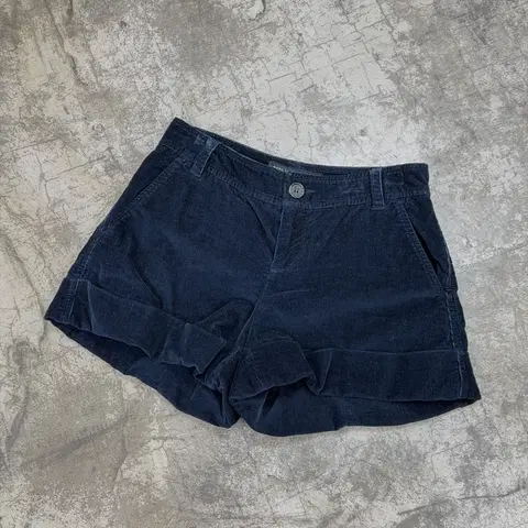 마크 제이콥스 로우라이즈 코듀로이 쇼츠 24