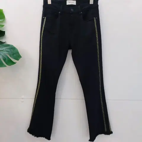 베르니스 Berenice 부츠컷데님팬츠 금색 라인 36