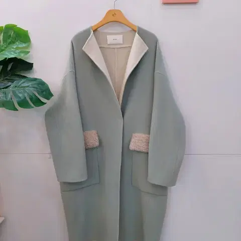 비이커 민흐색 양털배색 캐시시미어 핸드메이드코트 55