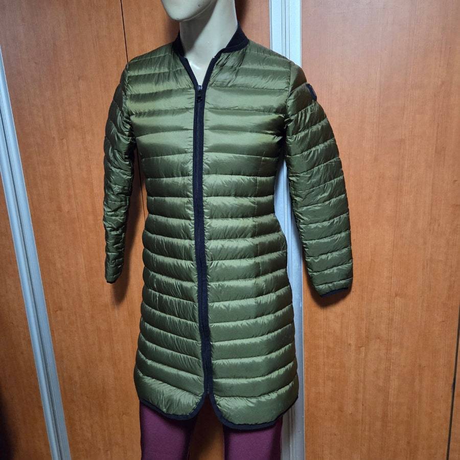 BLACKYAK블랙야크여성경량패딩다운90입니다